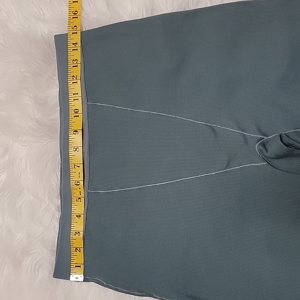 Skims | Ribbed Leggings In Kyanite - Picture 8 of 10